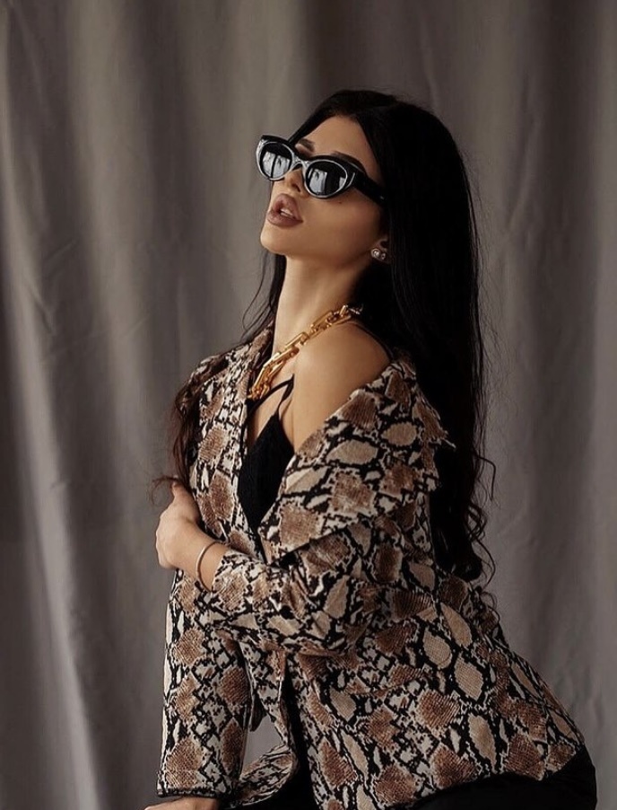 Анжела привлекальеная девушка из Шахтёрска цена от 3500 руб