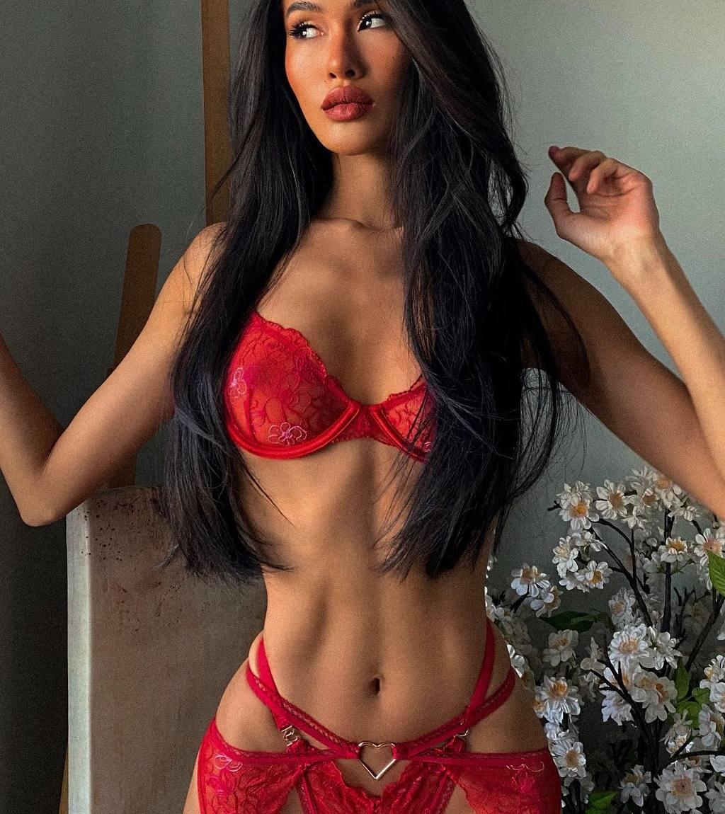 Милена привлекальеная девушка из Шахтёрска цена от 6000 руб