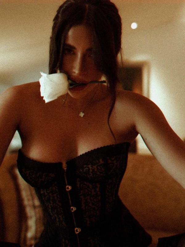 Ольга привлекательная девушка из Шахтёрска цена от 6000 руб