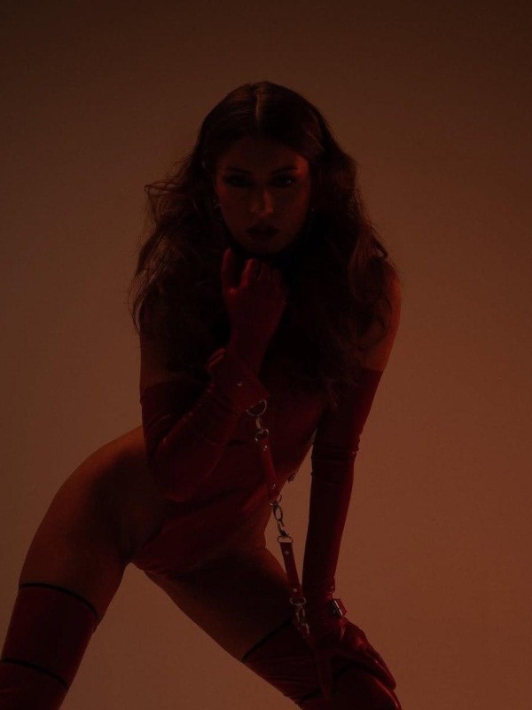 Катя привлекательная девушка из Шахтёрска цена от 6000 руб