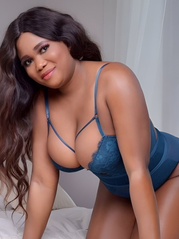 Naomi привлекательная девушка из Шахтёрска цена от 4000 руб